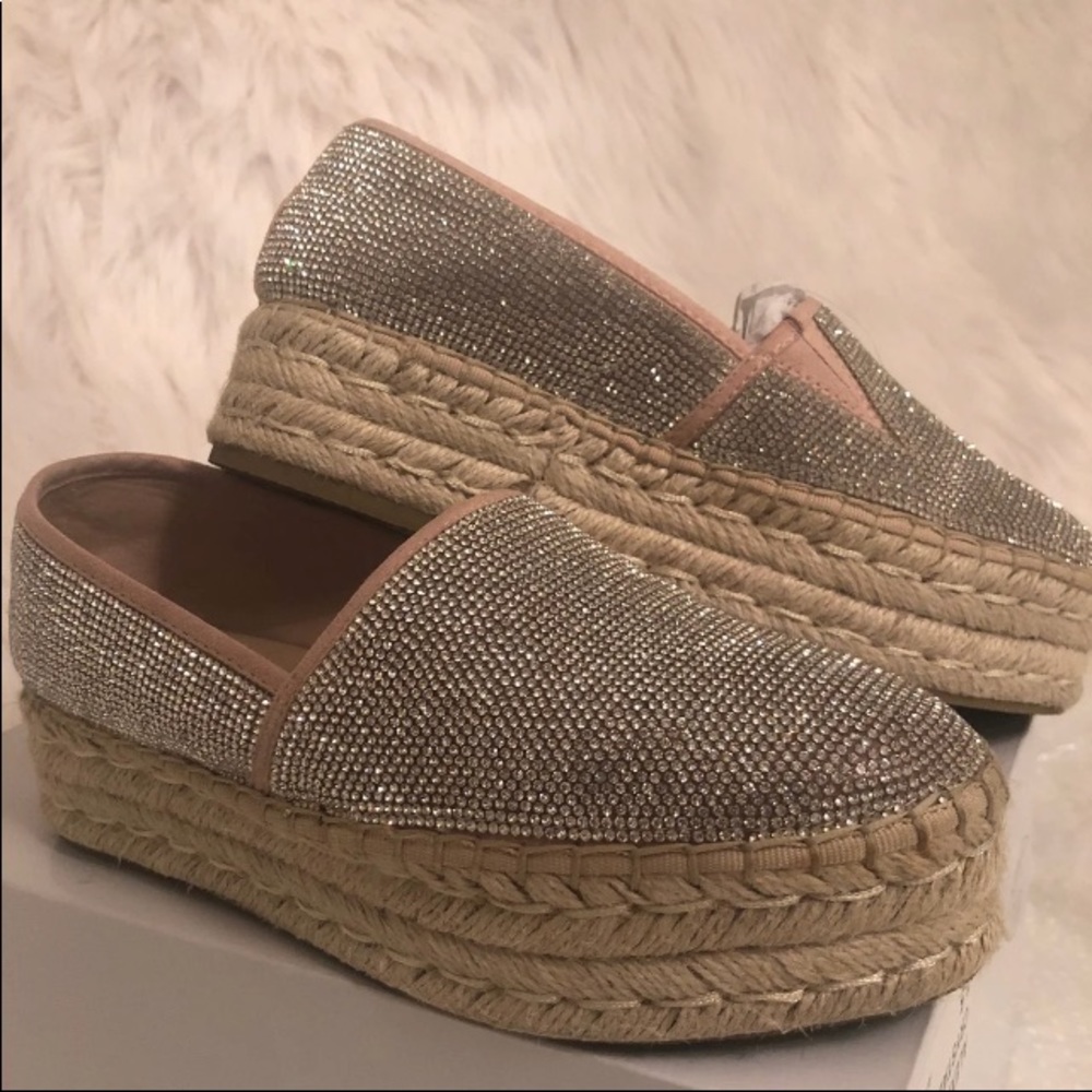 beautiful will make you look tall and thin.